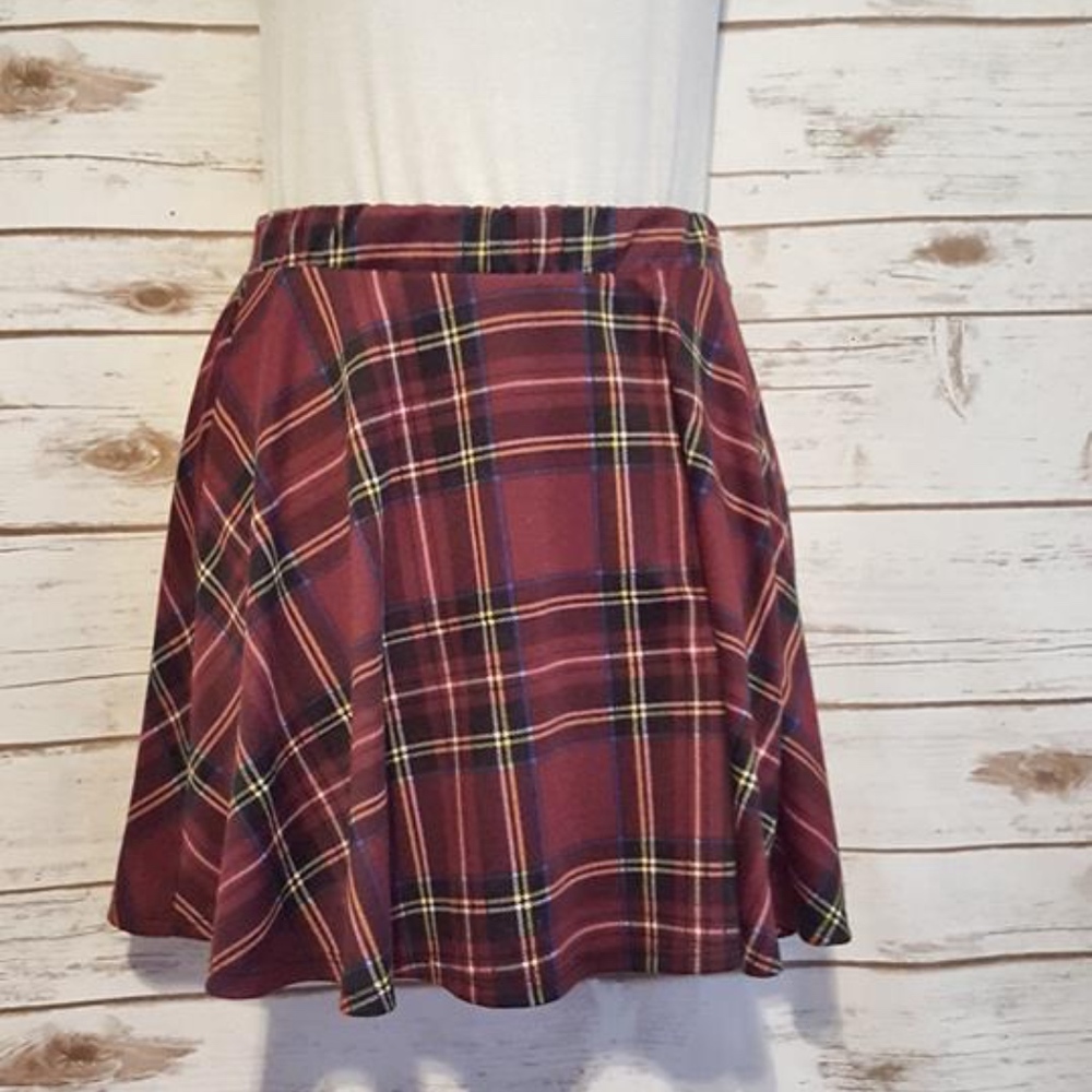 Red plaid skirt Size M